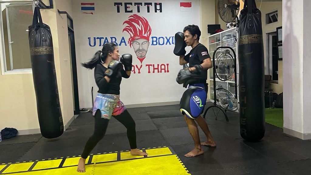 Sesi latihan Kick di Tetta Muay Thai Boxing
