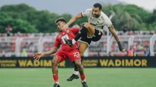 Laga PSM Makassar vs Malut United